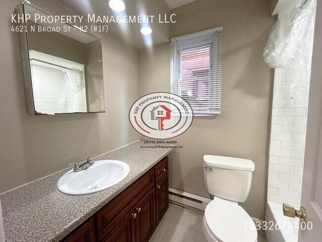Building Photo - Spacious 1 Bedroom Apartment in Fern Rock ...