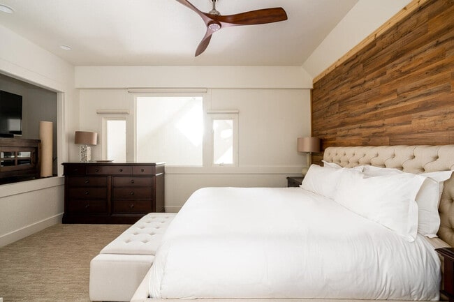 Building Photo - c4 Saddle Ridge Rd