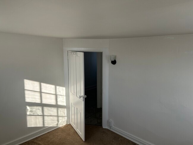 Building Photo - 1943 Smoketown School Rd