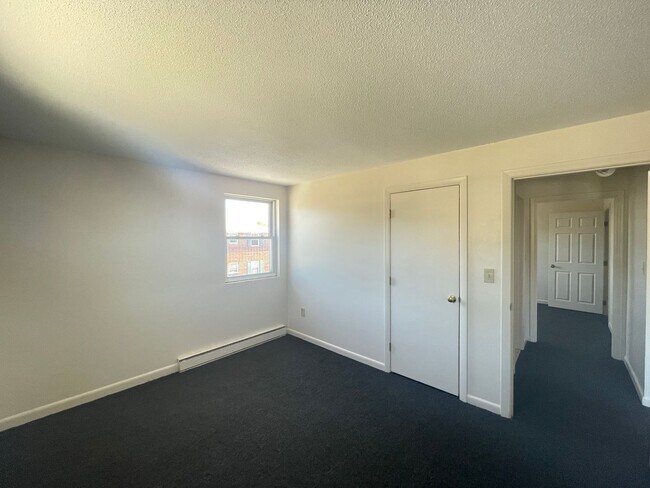 Building Photo - 173 Loudon Rd