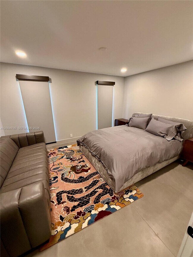 Building Photo - 1304 Stratford St