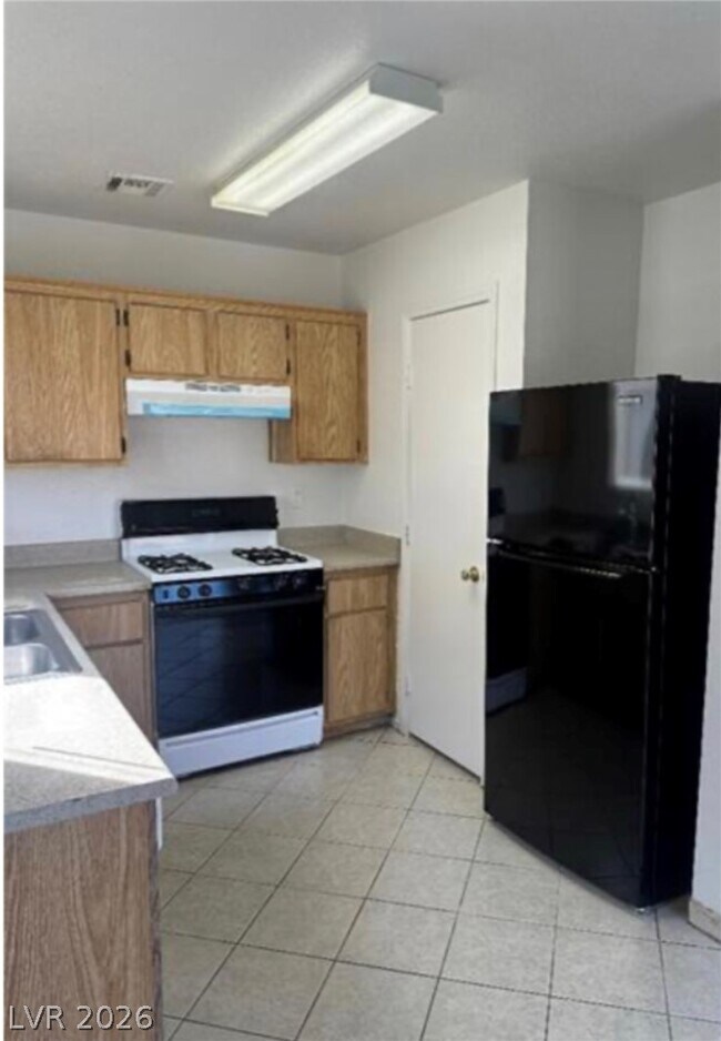 Building Photo - 3130 Flower Garden Ct