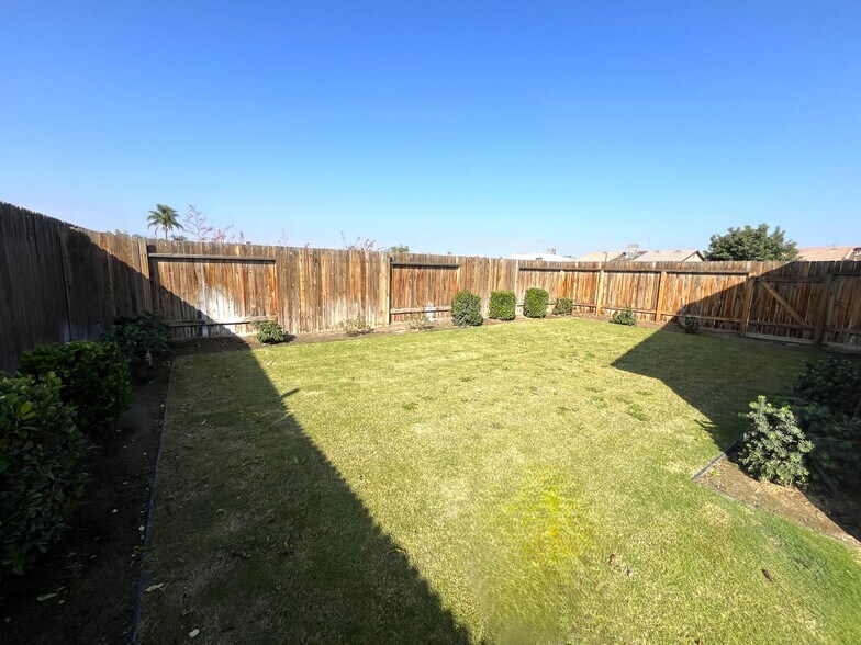 Building Photo - 6125 Kendra St