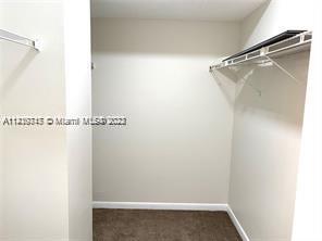 Building Photo - 2500 Parkview Dr