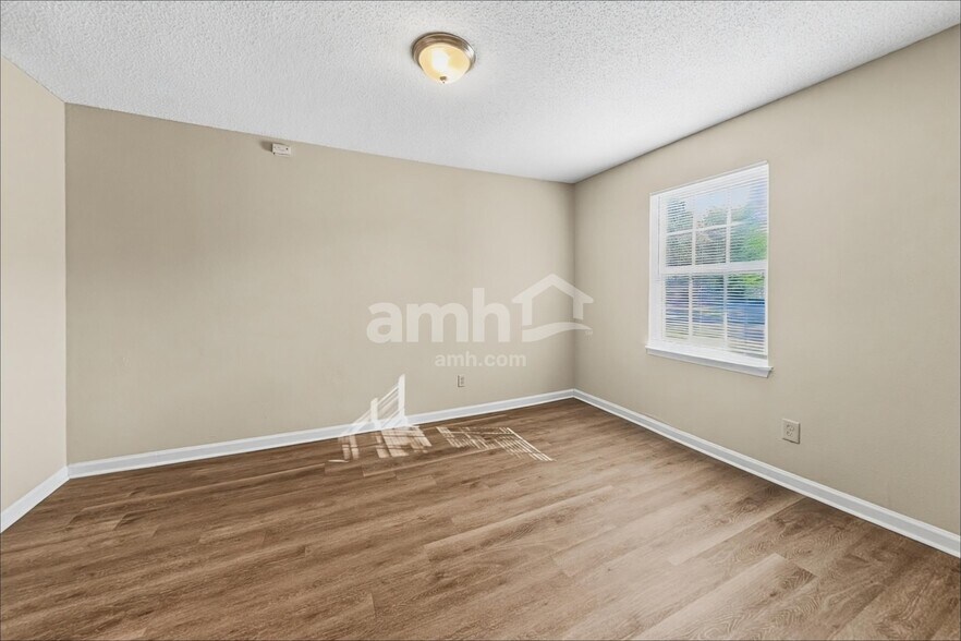 Building Photo - 6711 Earlswood Dr