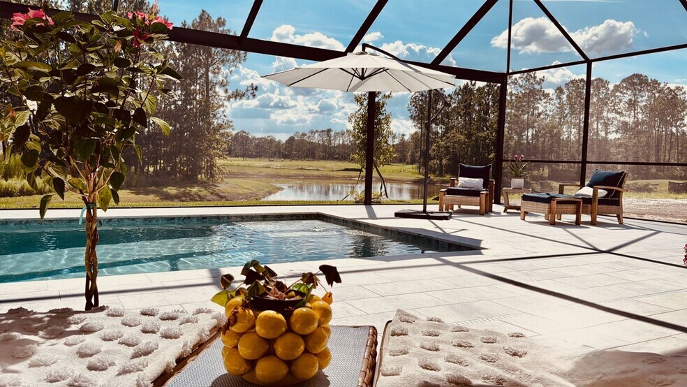 Building Photo - 1729 Drummond Pt