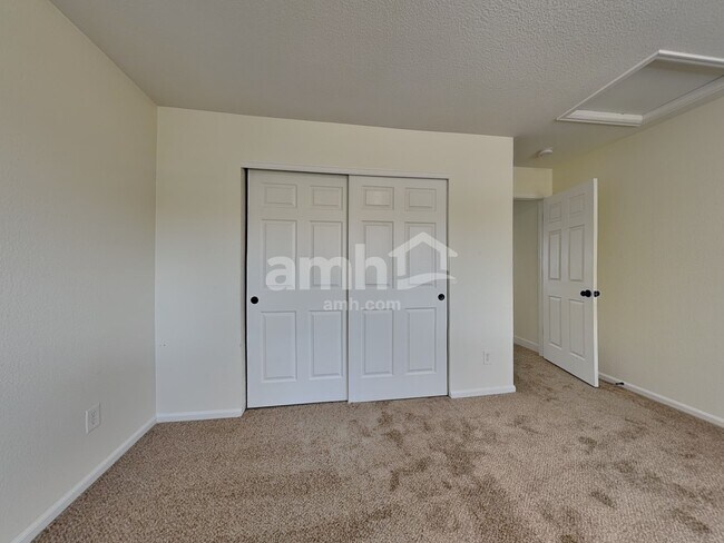Building Photo - 9762 Chambers Dr