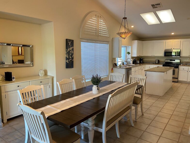 Building Photo - 44270 Camino Lavanda