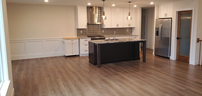 Building Photo - 5 bd, 3 ba house SW Columbia, quick access to providence, just south of Rockbridge school