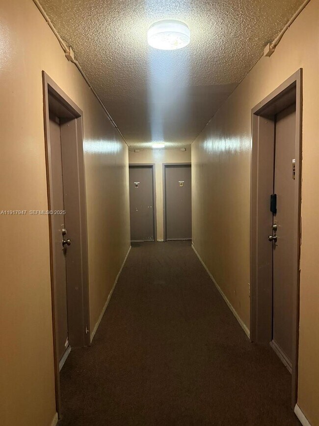 Building Photo - 4304 NW 9th Ave