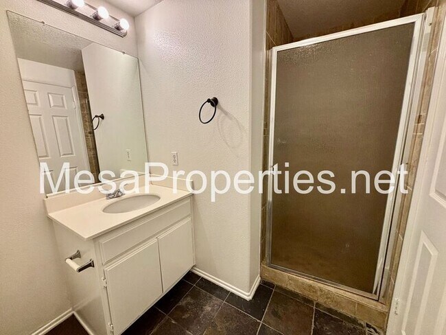 Building Photo - 14350 Jackrabbit Ln