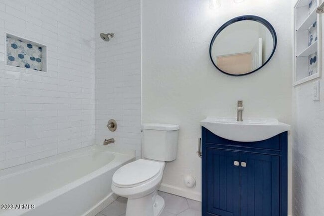 Building Photo - 160 W Commerce Ct