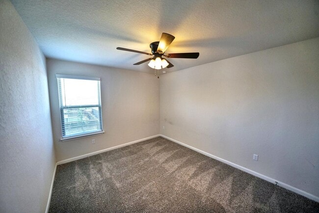 Building Photo - Beautiful Home Now Available in Orchard Pa...