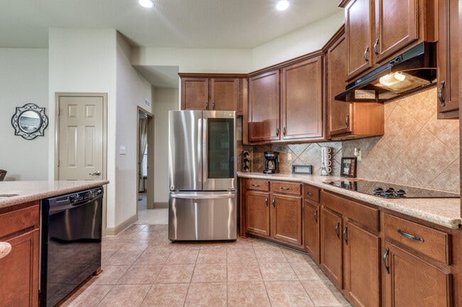 Building Photo - 5502 Waldon Walk