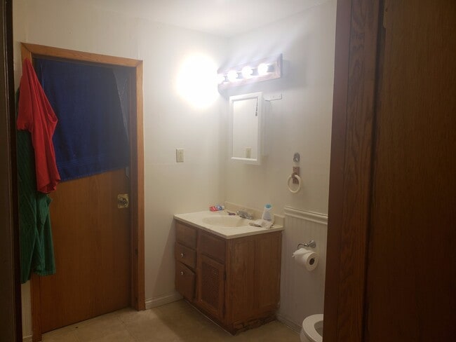 Building Photo - 660 5th St E