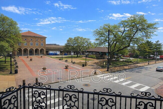 Building Photo - 812 Lafayette Ave