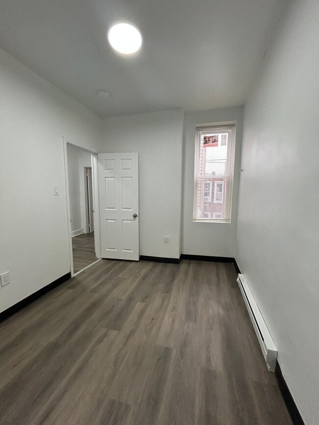 Building Photo - 2736 N Croskey St