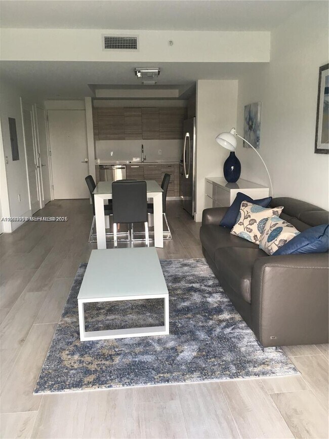 Building Photo - 121 NE 34th St