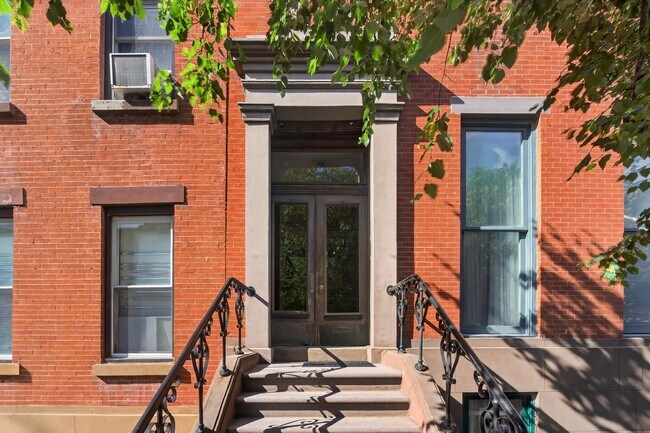 Building Photo - 46 Mercer St
