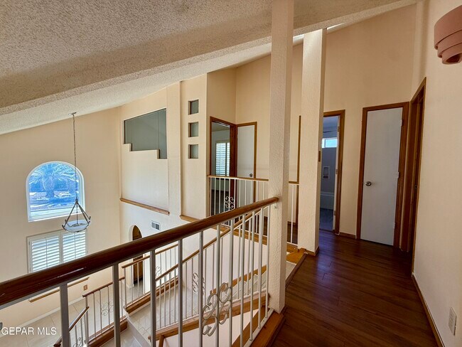 Building Photo - 1301 Tierra Roja St