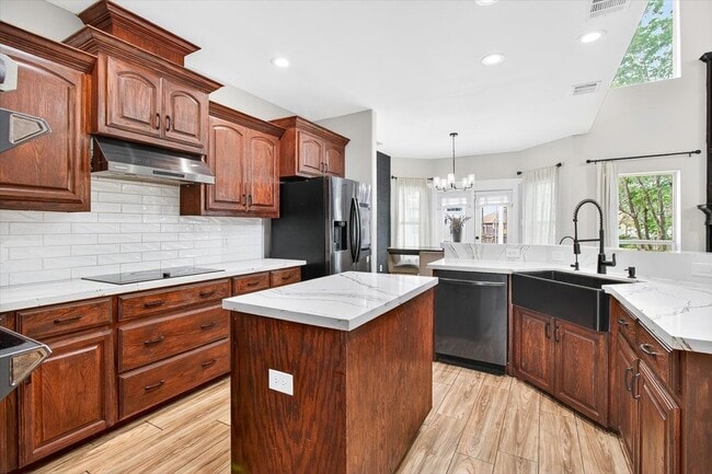 Building Photo - 8417 Macarena Dr