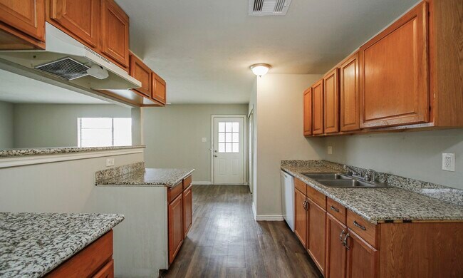 Building Photo - 17626 Bullis Gap Dr