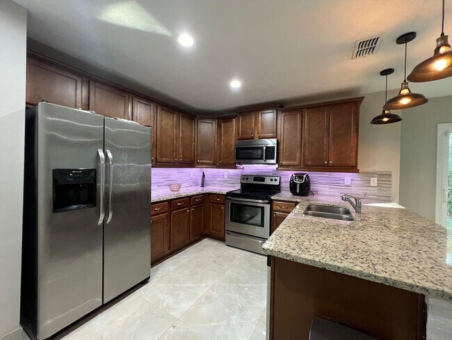 Kitchen - 4252 Adirolf Rd