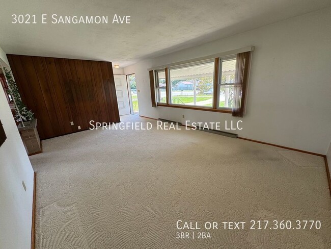 Building Photo - 3021 E Sangamon Ave