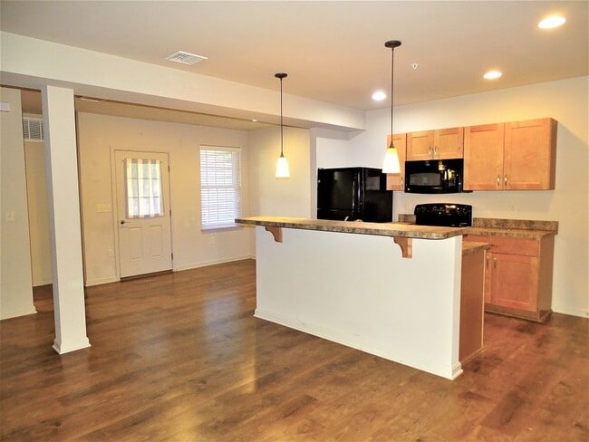Building Photo - Trailside Apartments