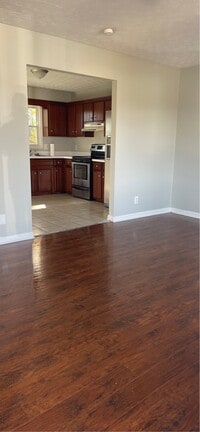 Building Photo - 1050 Scarlett Ln