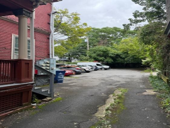 Building Photo - 171 Richmond Ave