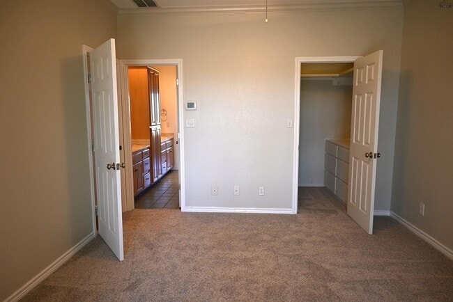 Building Photo - 2460 Wranglers Retreat