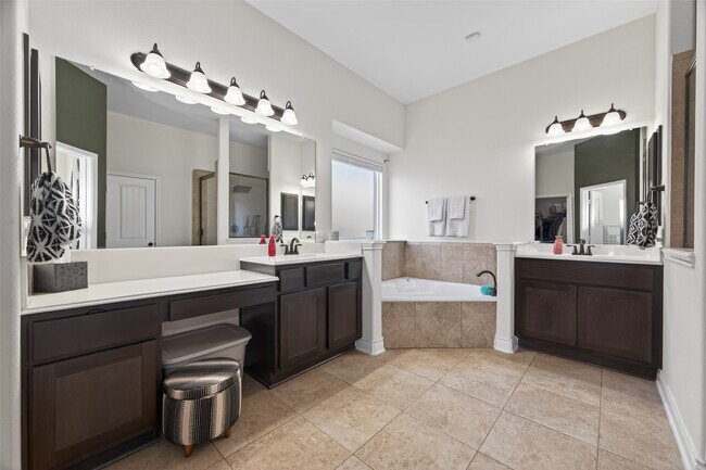 Building Photo - 32111 Dunham Creek Ln