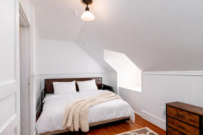 Building Photo - 671 Prospect St