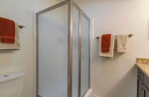 Building Photo - 1231 E Maryland Ave