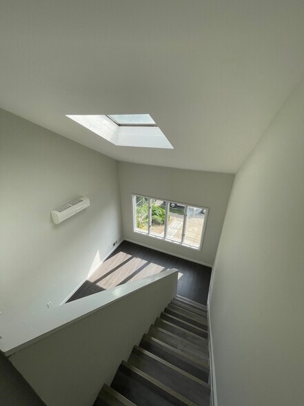 Building Photo - 55 Cebra Ave