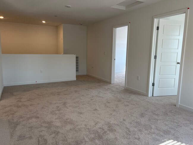 Building Photo - CALIFORNIA-4438