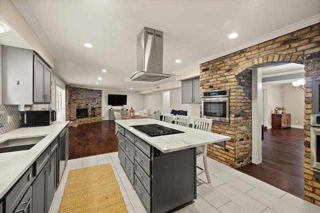 Building Photo - 2123 Wilson Dr