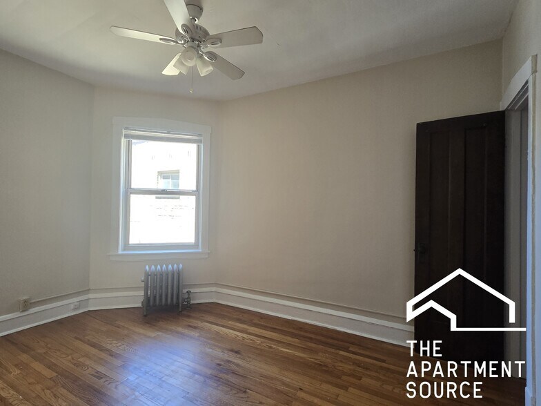 Building Photo - 5618 N Kimball Ave