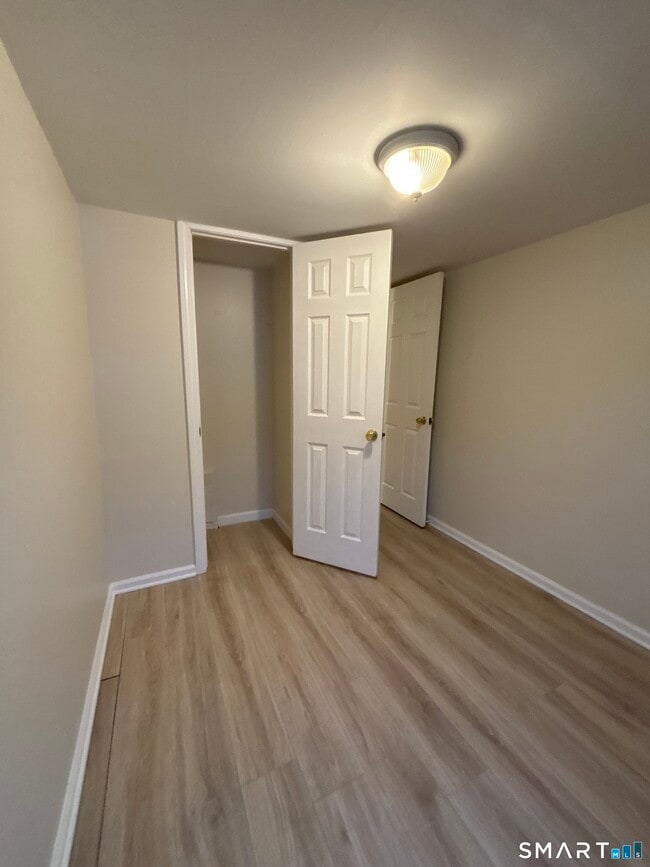 Building Photo - 456 N Main St