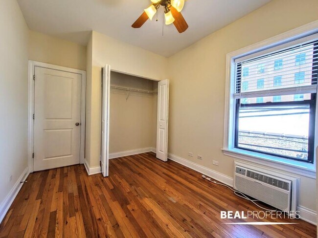 Building Photo - 1 bedroom in CHICAGO IL 60613