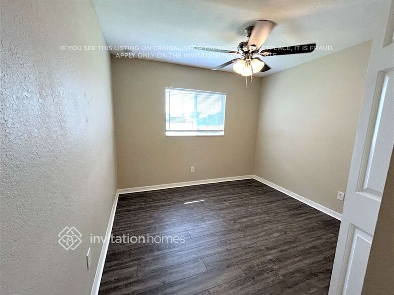 Building Photo - 1917 SW 3rd St