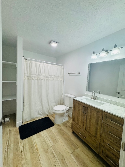 Building Photo - 952 S 1350 E