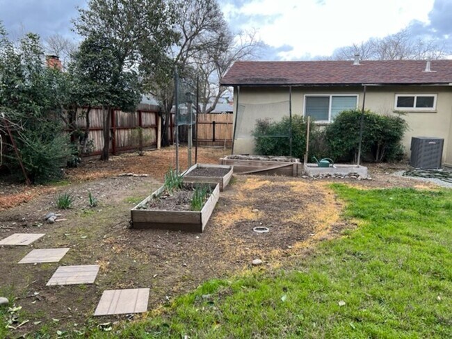 Building Photo - 115 Terrace Dr