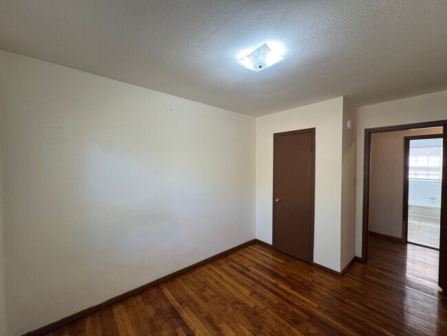 Building Photo - 580 Jones Rd