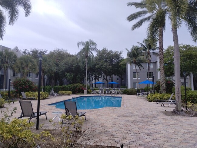 Primary Photo - Spacious 3bedroom, 3bath condo unit