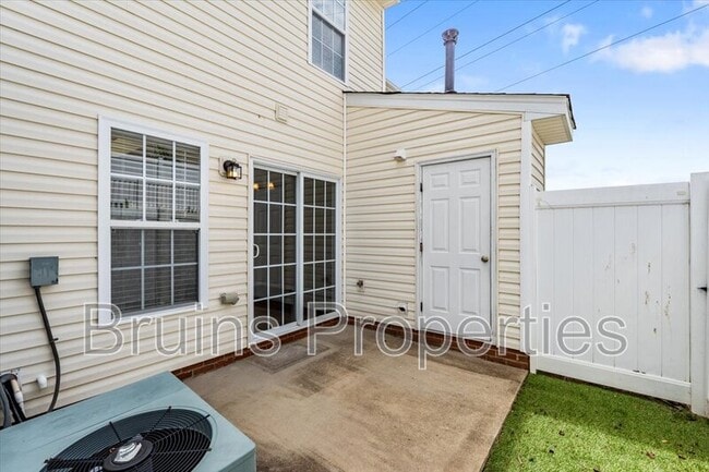 Building Photo - 3884 Hickswood Creek Dr
