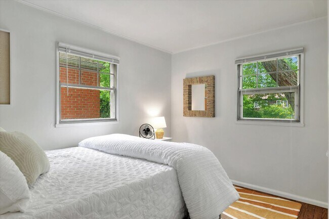 Building Photo - 303 Hessel Blvd