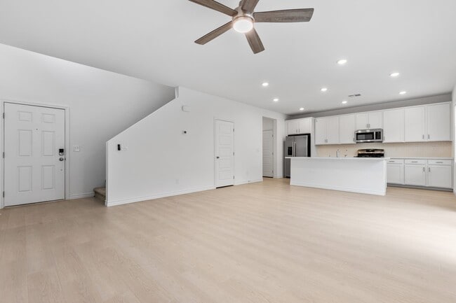 Building Photo - 4469 Sawyer Rdg St