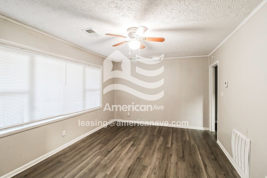 Building Photo - 408 Camellia Cir